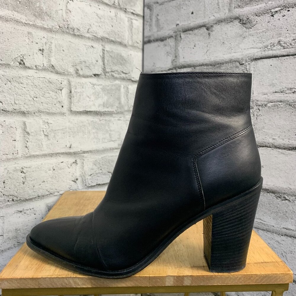 Vince Black Leather Ankle Boots 9.5 Pointed Toe Block High Heel Side Zip Booties